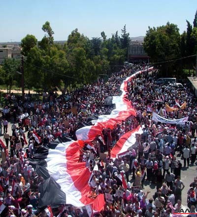 Photo of Suriye’nin Homs kenti halkı teröre karşı miting düzenledi