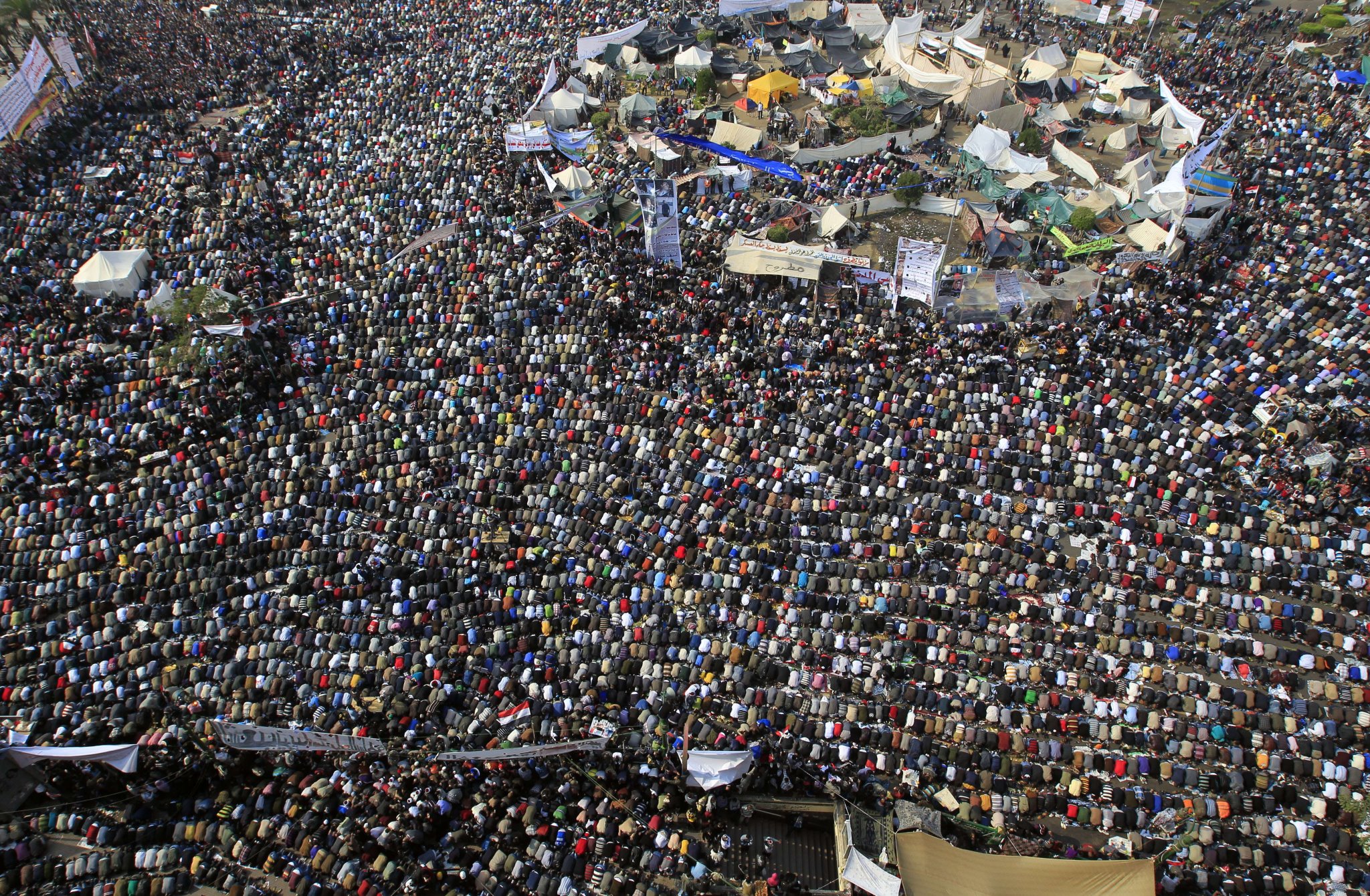 Photo of Mısır’da 25 Ocak Devrimi milyonların katılımıyla coşkuyla kutlanıyor