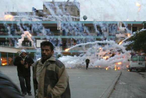 Photo of Gazzeliler BM okullarında toplatılarak toplu katliam mı yapılacak?