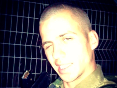 Photo of Direniş’in esir aldığı Şaul Aron’un önemli bir asker olduğu açıklandı