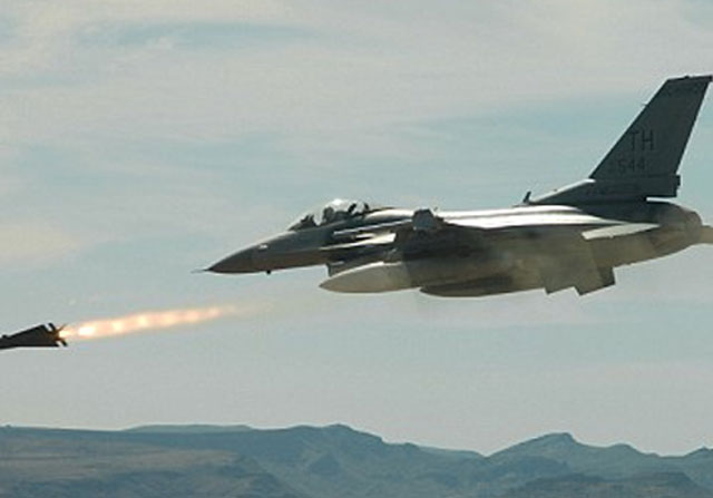 Photo of Korsan İsrail hava kuvvetleri, Cibaliye bölgesini bombalıyor