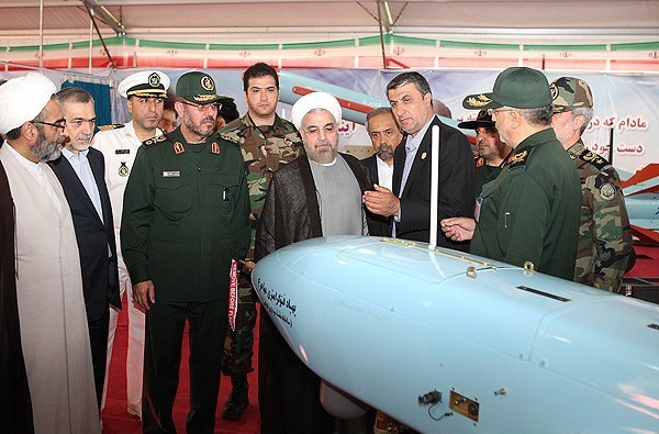 Photo of Ruhani, mukaddes müdafaa haftası düşmanların ibret alacağı haftadır!