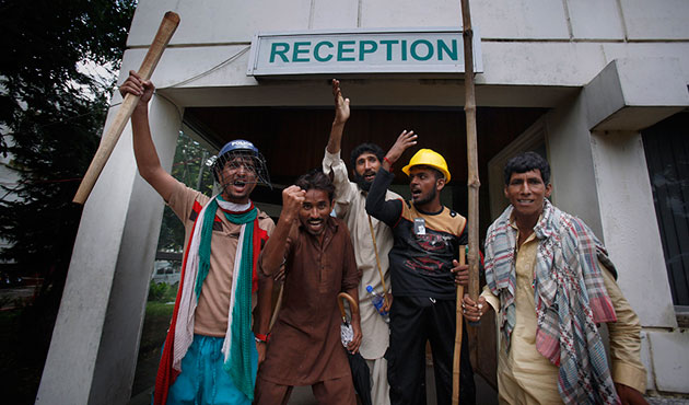 Photo of Pakistan’da muhalifler hala kırmızı bölgede bekliyor