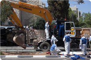 Photo of Şehadet eylemlerini engellemek için Kudüs caddelerine beton bloklar ekleniyor