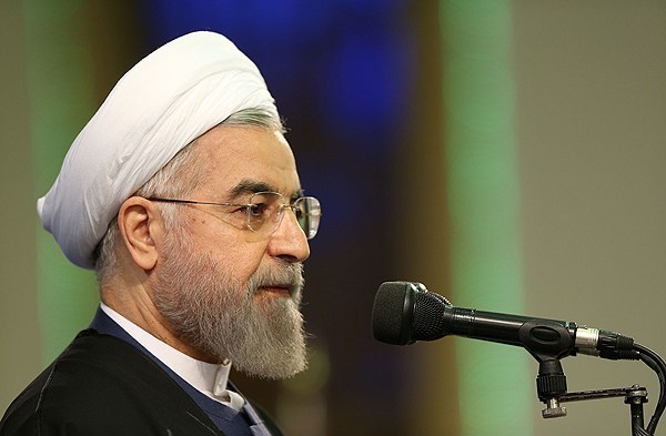 Photo of İran cumhurbaşkanı: İran terörizmle mücadelede milletlerin hamisidir