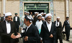 Photo of İran’ın Asaluye Yöresinde Şii ve Sünni Alimlerin Büyük Oturumu Başladı