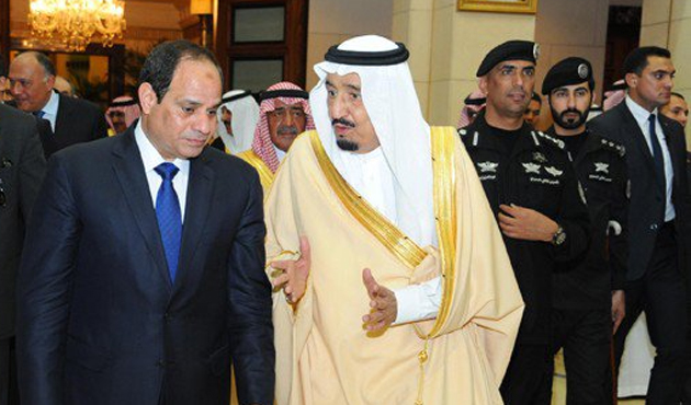 Photo of Mısır cumhurbaşkanı, Suudi Arabistan kralı ile görüştü