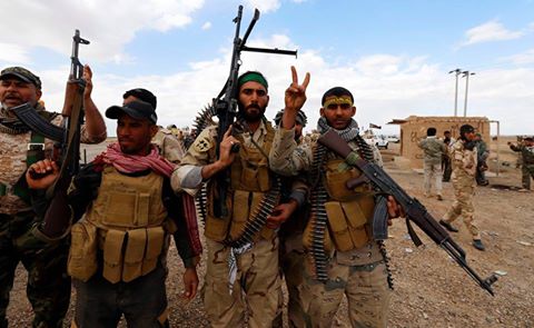 Photo of Liderleri kaçan 95 IŞİD teröristi silahlarıyla teslim oldular