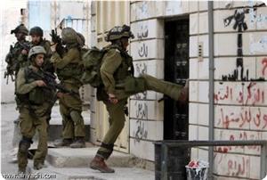 Photo of İşgal Askerleri Filistinli Bir Çocuğu Öldüresiye Darp Etti