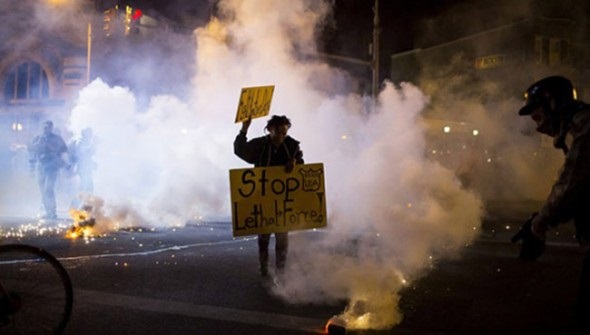 Photo of ABD’de polis şiddetine karşı protestolar sürüyor