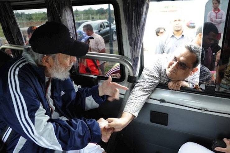 Photo of Fidel Castro 14 ay sonra ilk kez halkın arasına çıktı
