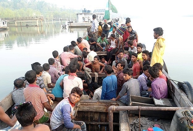 Photo of Myanmar sularında 727 göçmeni taşıyan tekne bulundu