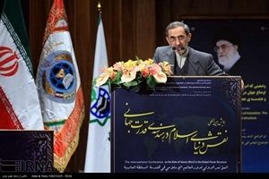 Photo of Ali Ekber Velayeti: İran’da Sünni ve Şiiler eşit haklara sahiptir