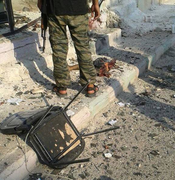 Photo of Suriye’nin Harem beldesinde Nusra teröristlerinin karargahına intihar saldırısı yapıldı