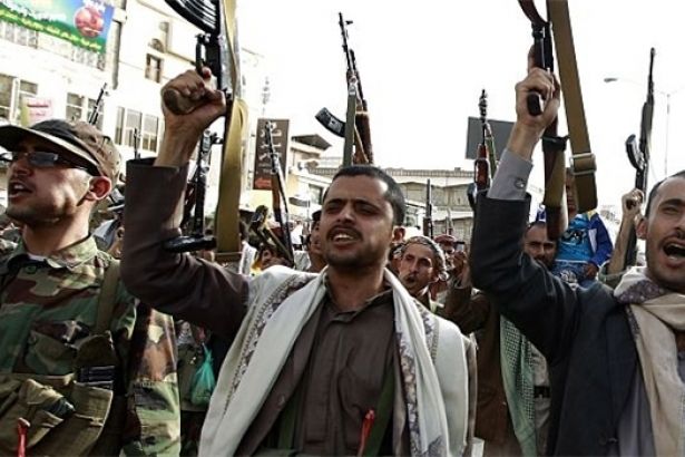 Photo of Yemen halk güçleri, Suudi Arabistan’da askeri konvoyu pusuya düşürdü