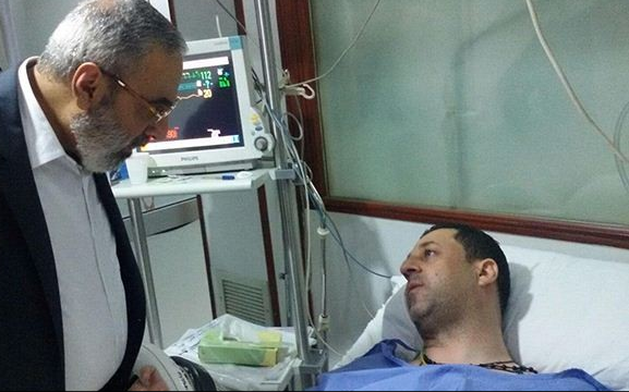 Photo of Suriye Enformasyon Bakanı, yaralanan El Alem muhabiri Hüseyin Murtaza’yı ziyaret etti