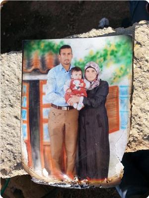 Photo of Filistinli anne bebeği ve eşinin ardından tedavi gördüğü hastanede şehit oldu