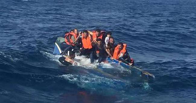 Photo of Çanakkale’de kaçak teknesi alabora oldu: 12 ölü