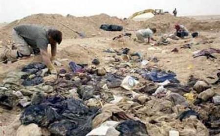 Photo of Irak Ordusu Tekfirci Teröristlerce Toplu Halde Gömülmüş 45 Terörist’in Cesedine Ulaştı