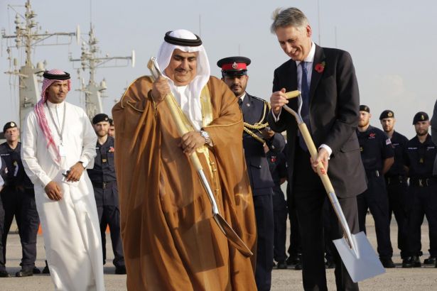 Photo of İngiltere, Bahreyn’de askeri üs inşa ediyor