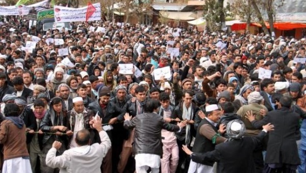 Photo of Afganistan Halkı IŞİD Teröristlerinin Faaliyetlerini Protesto Etti