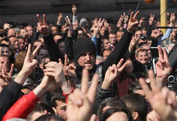 Photo of Arnavutluk’ta hükümet karşıtı protesto düzenlendi