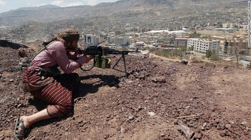 Photo of Yemen Hizbullahı İle Ordu Birlikleri Cizandaki Gümrüğü Koruyan Suud Askerlerinin Bulunduğu Bölgeyi Füzeyle Vurması Sonucu 17 Suud askerini öldürdü