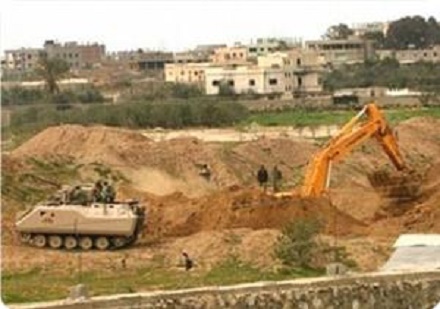 Photo of İsrailli Bakan: “Sisi İsrail’in Talebi Üzerine Tünelleri Yıktı”