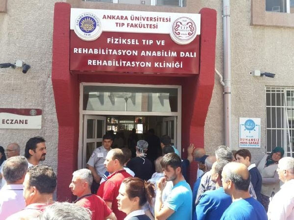 Photo of Ankara Üniversitesi Tıp Fakültesi kampüsünde silahlı kavga. 4 Ölü