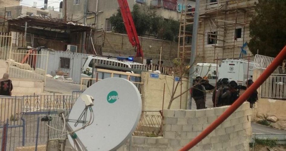 Photo of ​İşgal Güçleri Kudüs’te Şehit Fadi El-Kanber’in Evini Beton Dökerek Kapattı