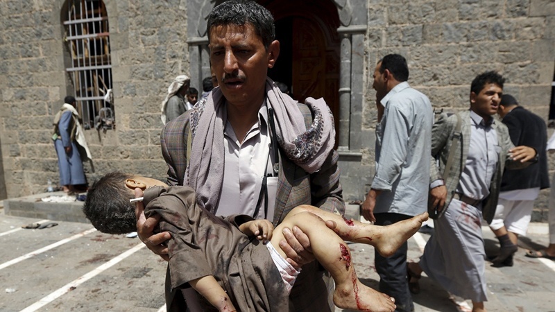 Photo of Suudi Rejimi Yemen halkı üzerinde Amerika ve İngiltere bombalarını deniyor