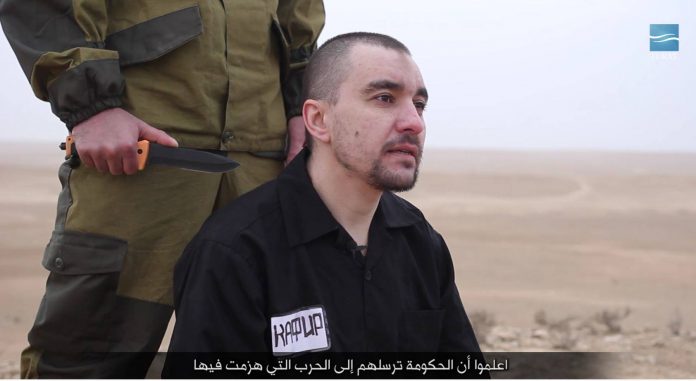 Photo of IŞİD örgüt içine sızmış bir ajan olduğunu iddia ettiği Rus’u infaz etti