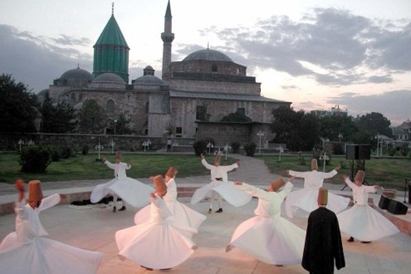 Photo of İranlı sanatçılar Konya’daki Mevlana etkinliklerine katılıyor