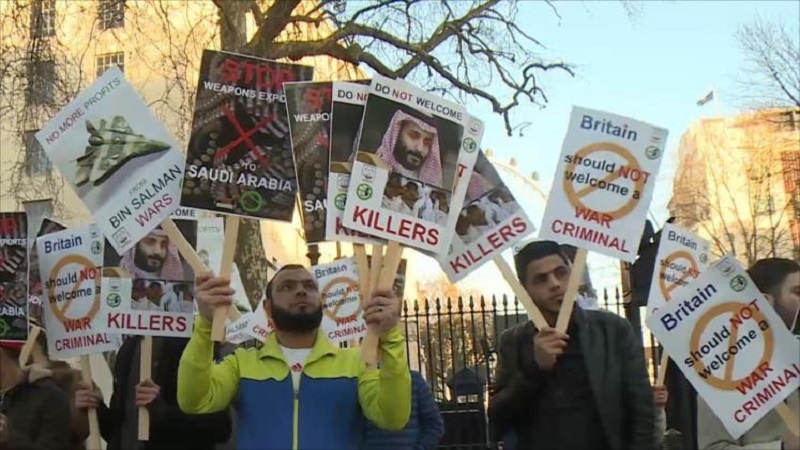 Photo of Suudi veliahdının Londra ziyareti protesto edildi