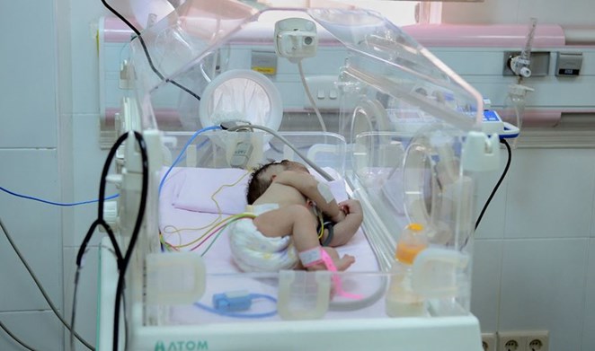 Photo of Gazze Şeridi’ndeki İlaç Krizinin Son Kurbanı Dört Günlük Bir Bebek