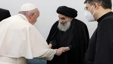 Photo of Ayetullah Sistani’nin Papa ile görüşmesindeki tutumu İslam dünyasının izzetiydi